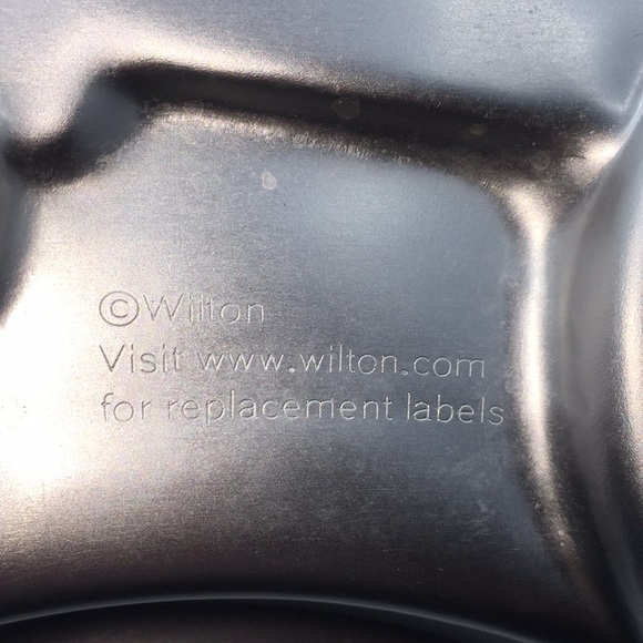 Wilton Farm Tractor Birthday Party Cake Baking Pan 2105-2063 Aluminum Kids - Picture 4 of 8